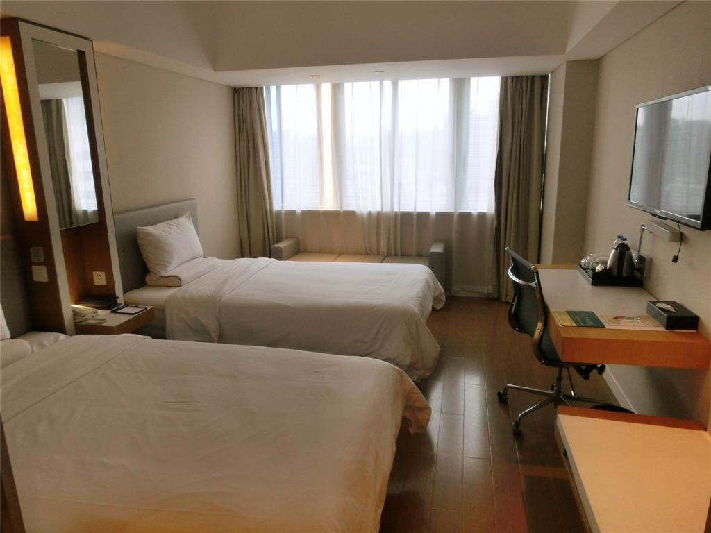 Ji Hotel Guangzhou Zhujiang New Town Exterior photo