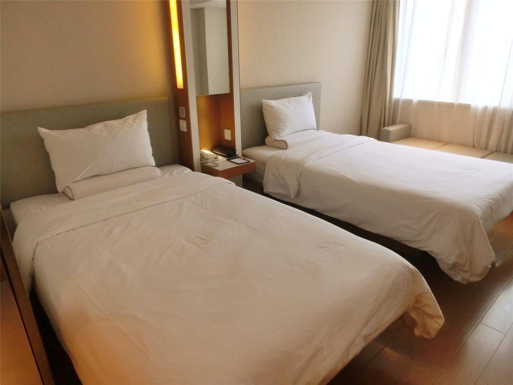 Ji Hotel Guangzhou Zhujiang New Town Exterior photo